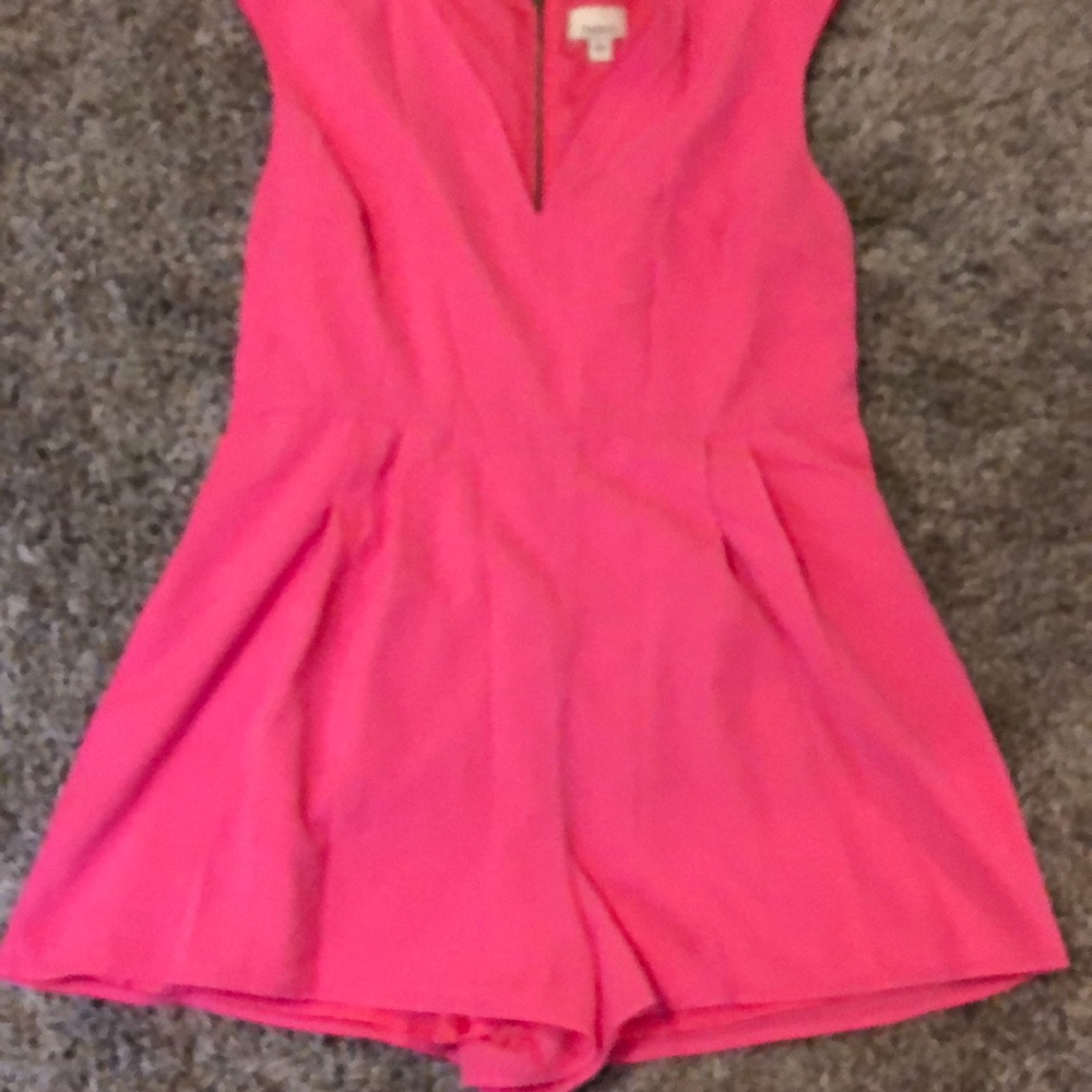 Pink romper size large - Picture 2 of 4